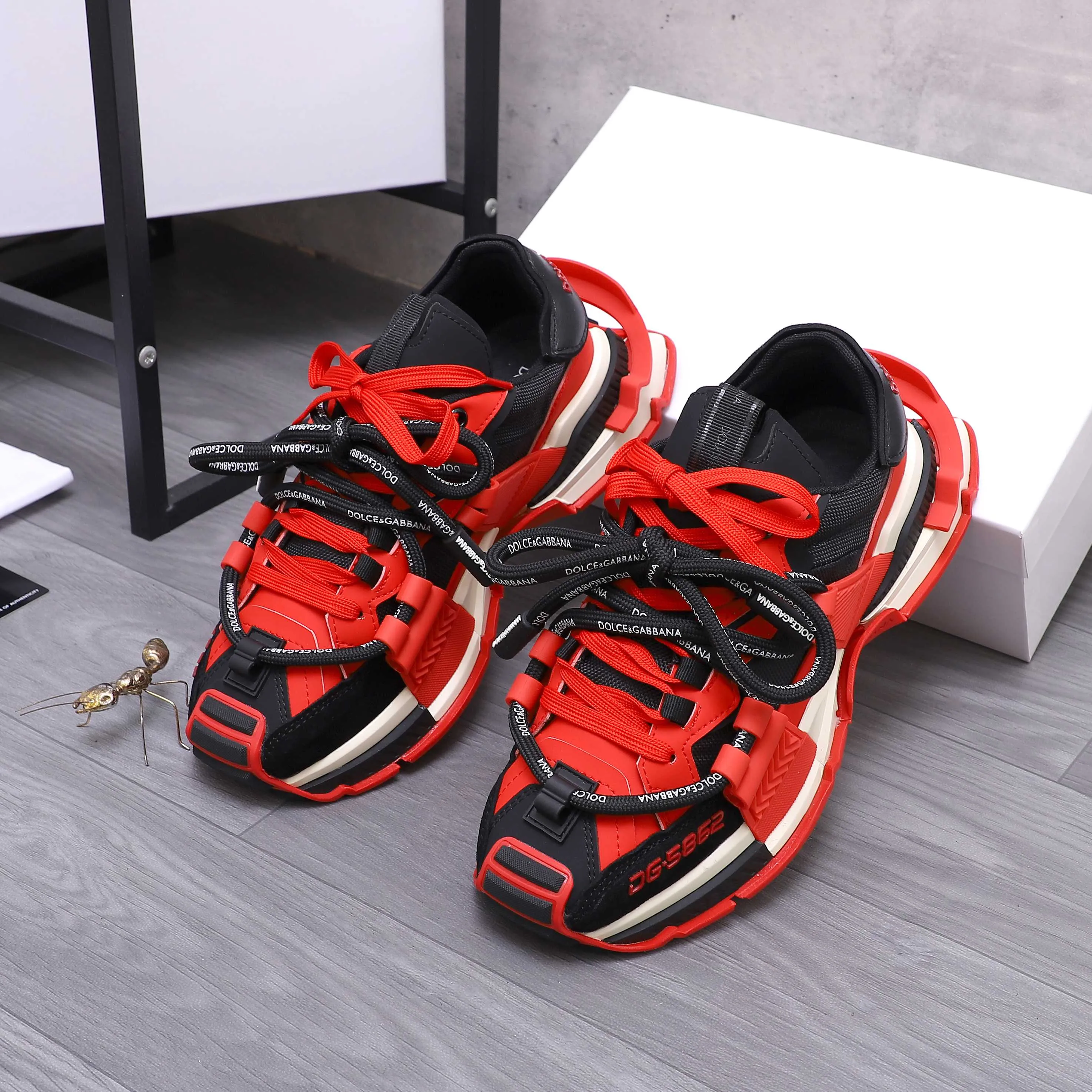 Men's shoes 💰660 Product trademark: DG (Dolce & Gabbana) couple's casual shoes Regular size: 35-46 Product material: Selected cowhide stitching mesh mesh lining cowhide insole original outsole